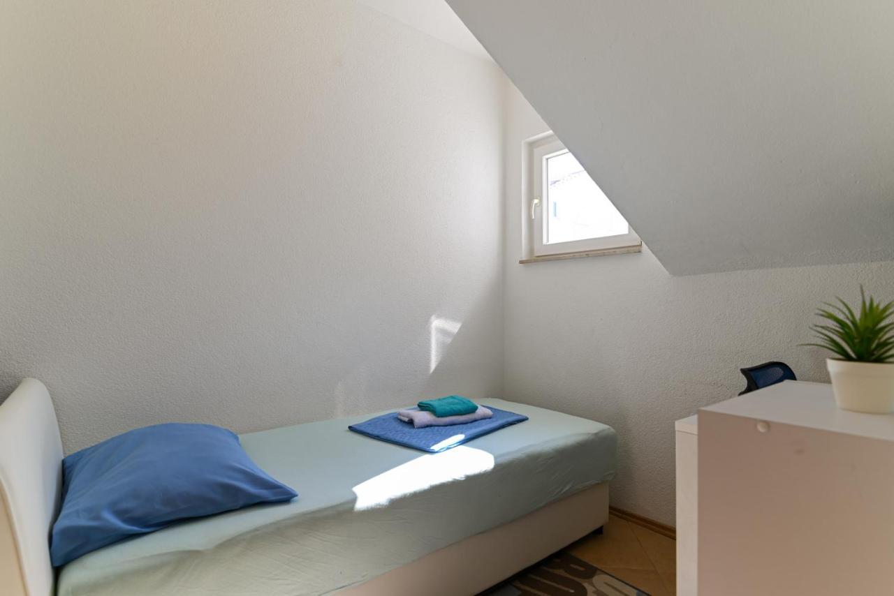 Apartmani Cesarica Trogir Exterior photo