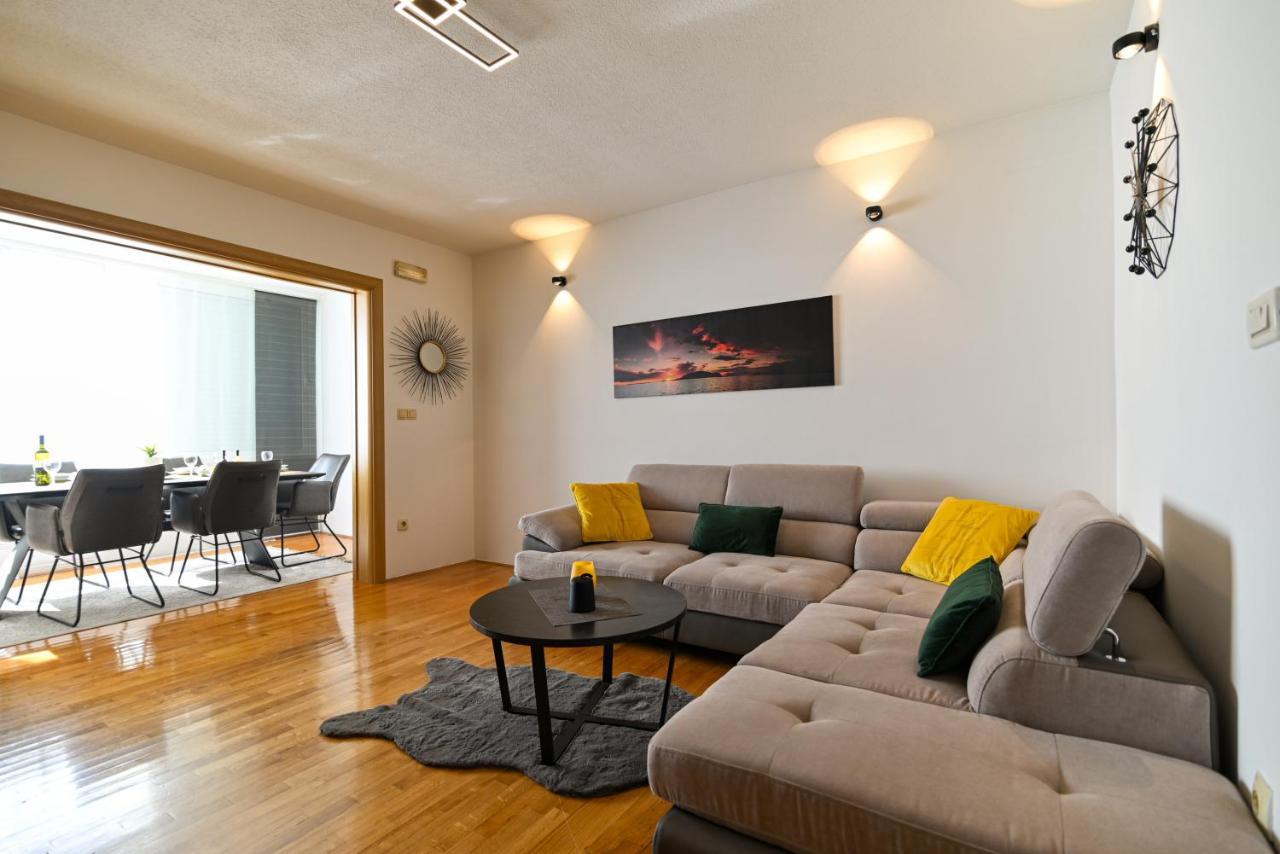 Apartmani Cesarica Trogir Exterior photo