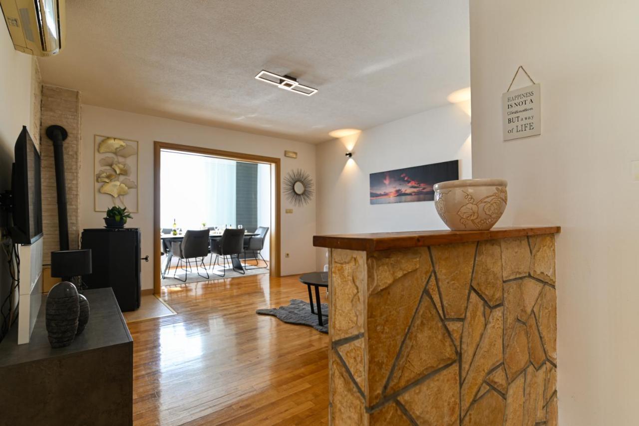 Apartmani Cesarica Trogir Exterior photo