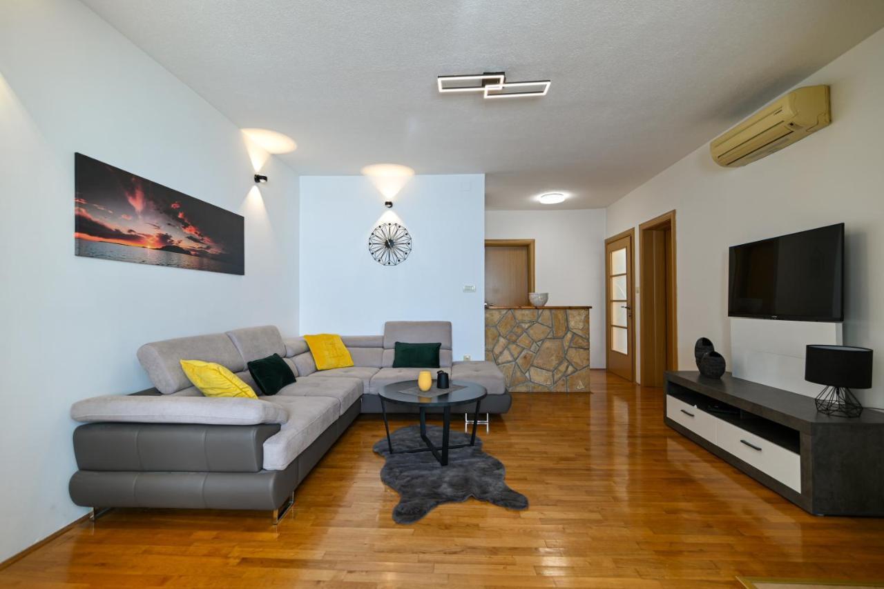 Apartmani Cesarica Trogir Exterior photo