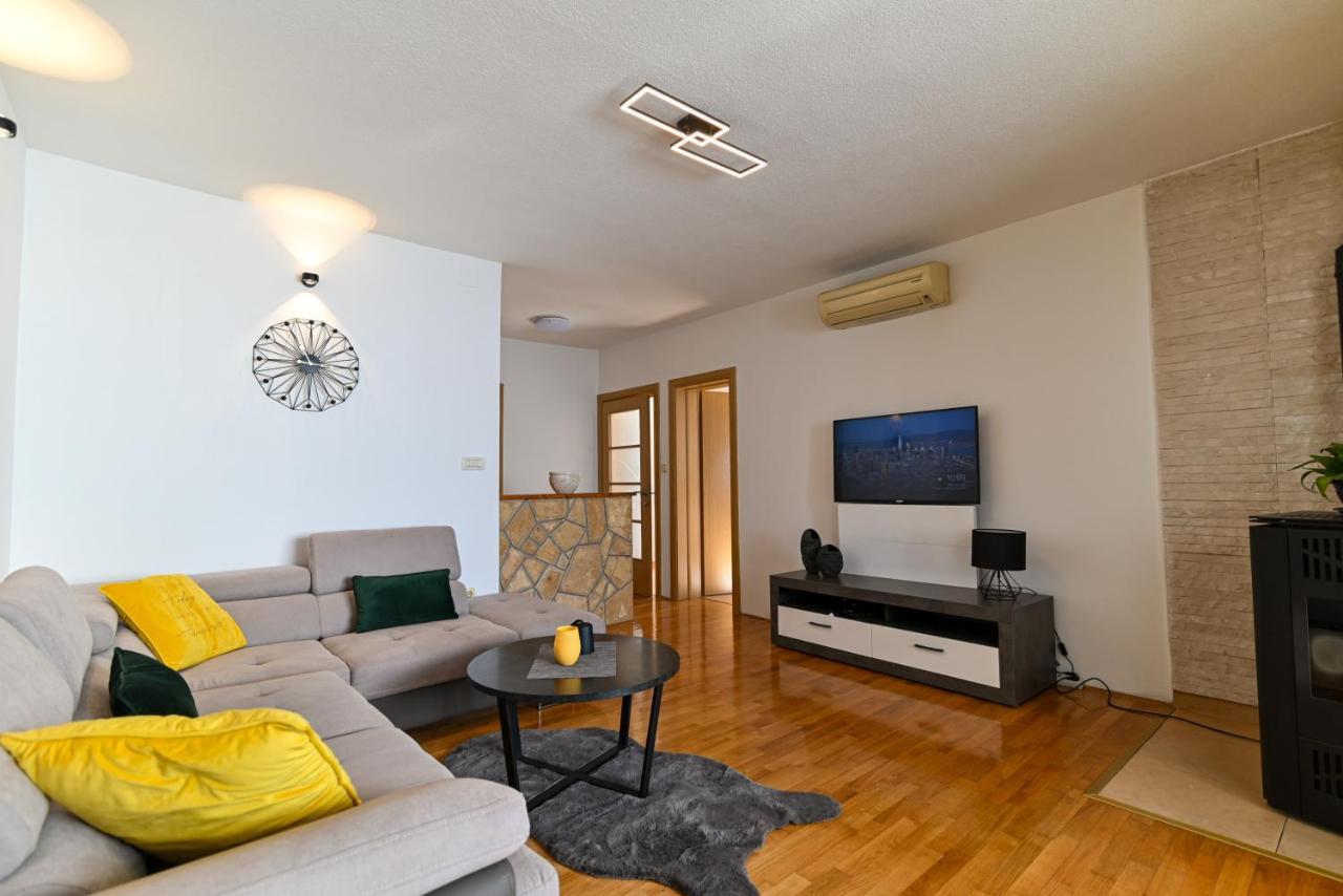 Apartmani Cesarica Trogir Exterior photo