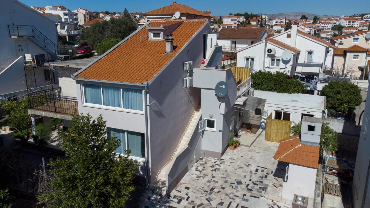 Apartmani Cesarica Trogir Exterior photo
