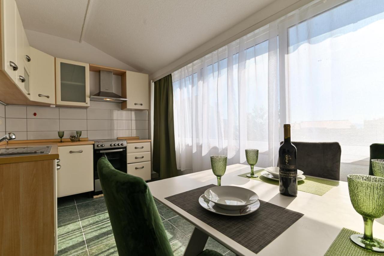 Apartmani Cesarica Trogir Exterior photo