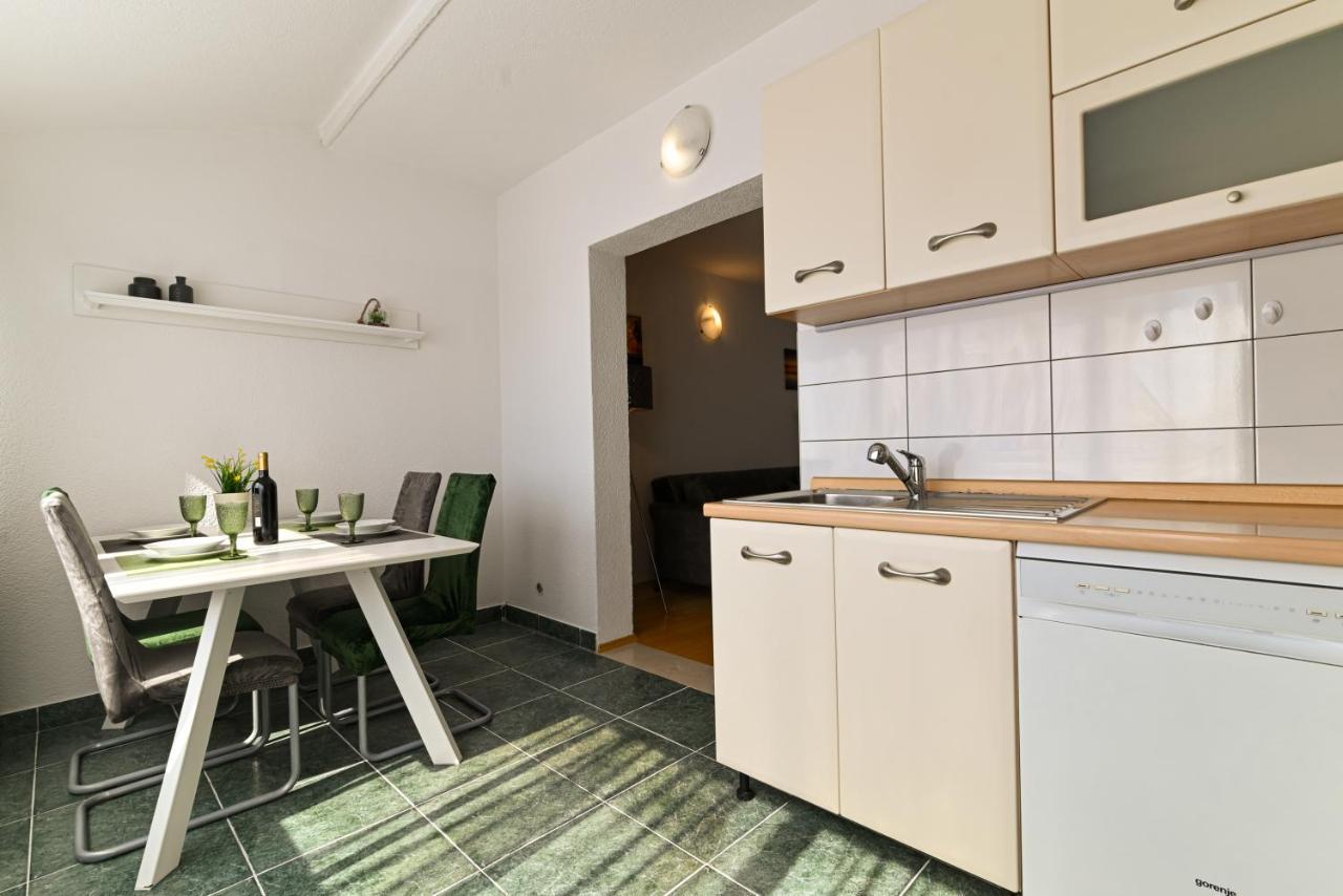 Apartmani Cesarica Trogir Exterior photo