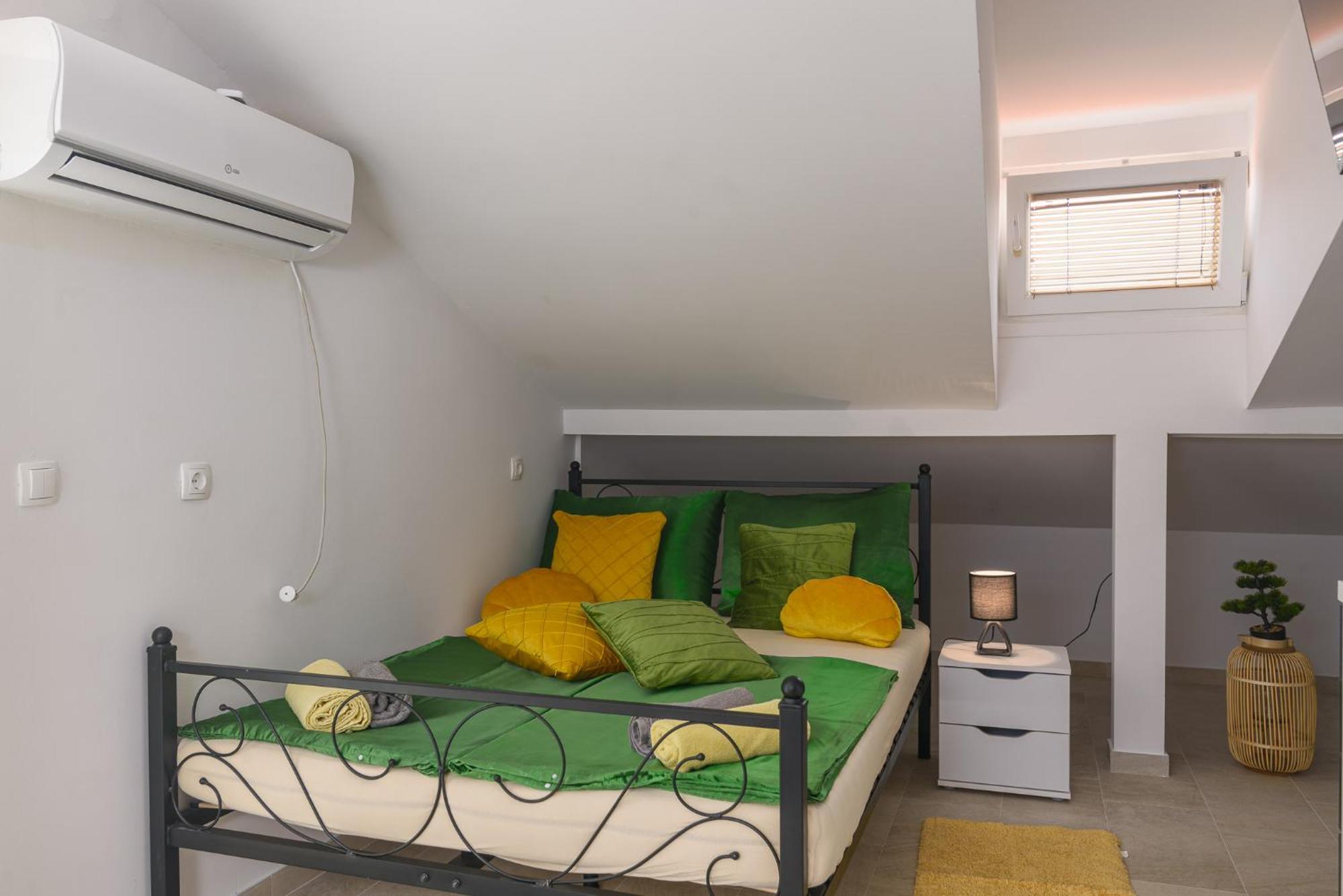 Apartmani Cesarica Trogir Exterior photo